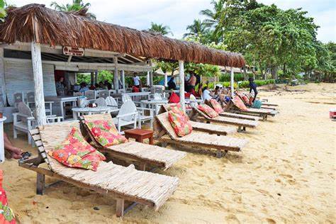 As barracas de praia são os espaços mais democráticos de Porto Seguro